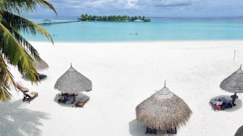 Vacanță exotică de vis - 8 nopți în MALDIVE - Paradise Island Resort & Spa 4*