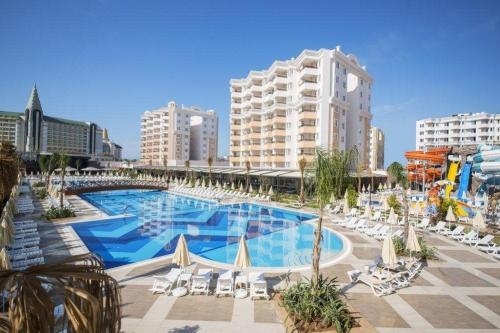 Vacanta de 7 nopti in Antalya - Hotel RAMADA RESORT LARA